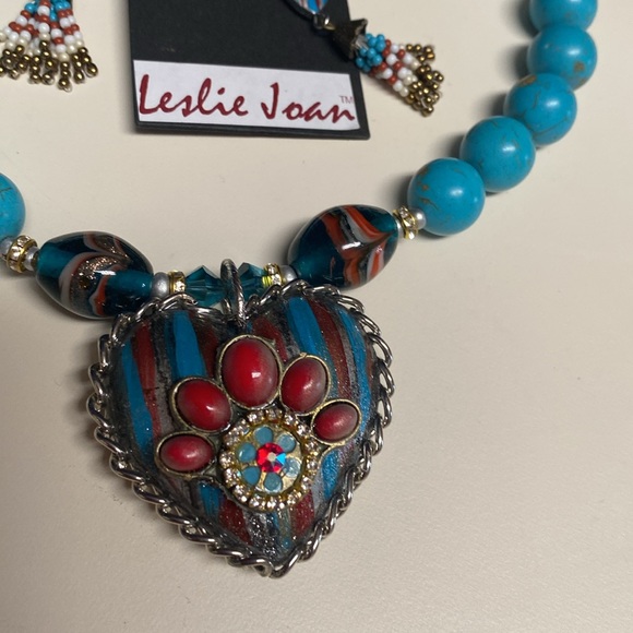 Turquoise color Necklace and earrings by Leslie Joan. - Picture 3 of 3